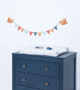 GENTLE FRIENDS - Grand sticker - Guirlande de fanion et oiseaux
